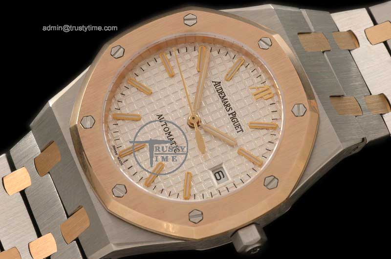 AP0076B – Royal Oak Jumbo 39mm TT/TT White Swiss Eta 2824-2