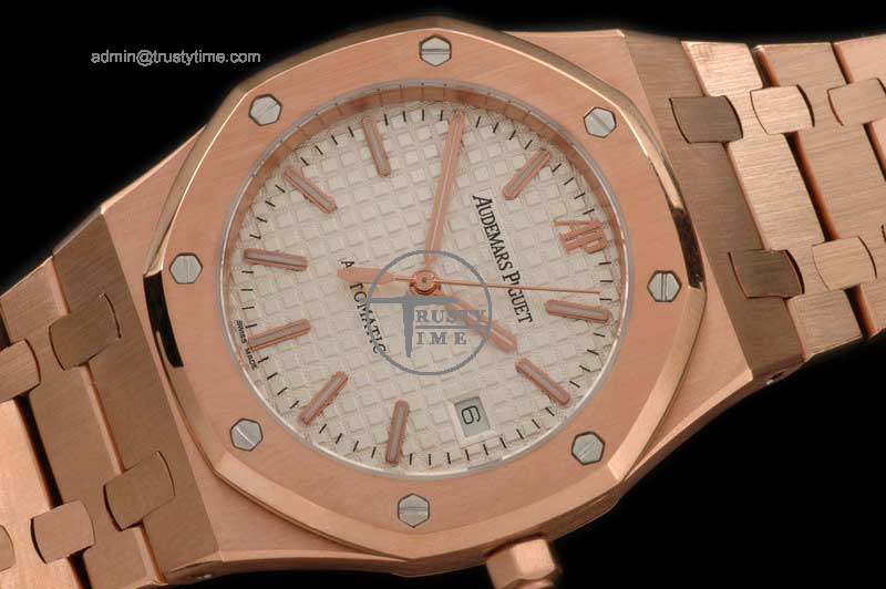 AP0091A – Royal Oak Jumbo 39mm RG/RG White Swiss Eta 2824-2