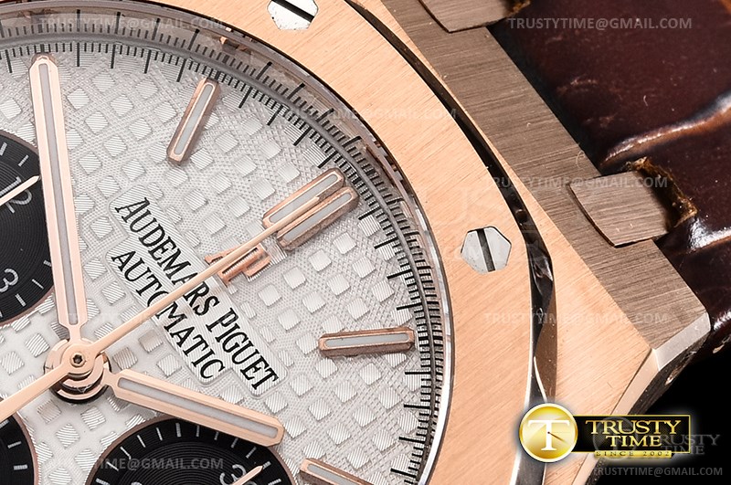 AP0606A – Royal Oak Chronograph 26331ST RG/LE Wht/Blk A7750