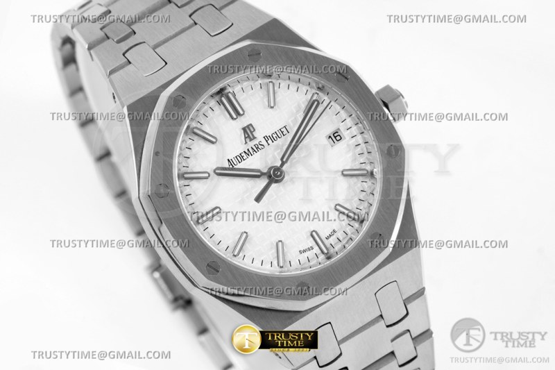 AP0663B – Royal Oak 34mm SS/SS White 8F A5800