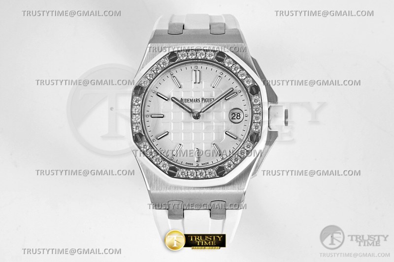 AP0718B – Royal Oak Offshore Qtz 37mm SS/RU Wht APF Qtz