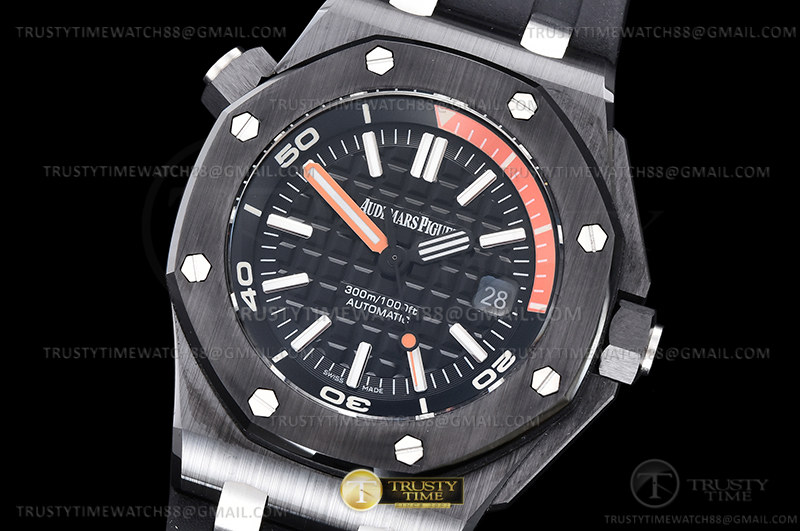 AP0754B -Royal Oak Offshore Diver 15707CE Or CE/RU Blk IPF A3120