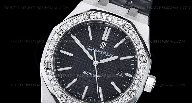 AP0799D – Royal Oak 41mm 15500 Dia SS/LE Black GDF MY8215