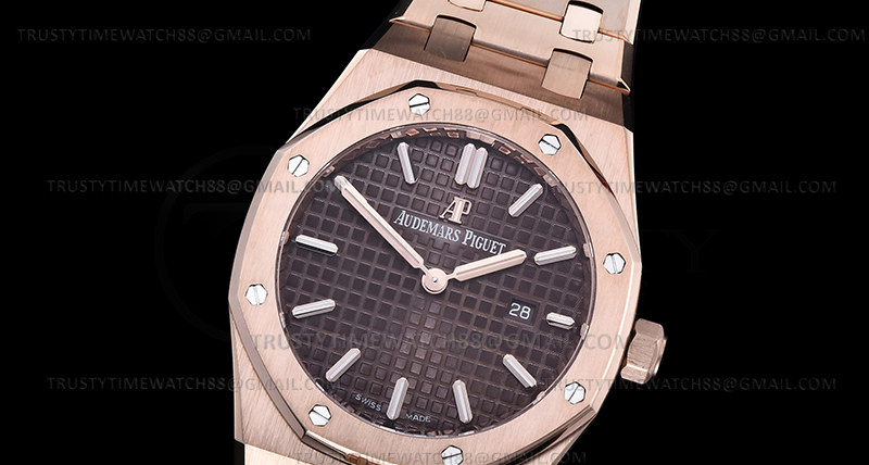 AP0857A – Royal Oak Ladies 67650OR RG/RG Brn/Stk ZF Sw Qtz