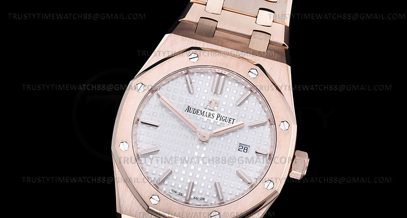 AP0857C – Royal Oak Ladies 67650OR RG/RG Wht/Stk ZF Sw Qtz