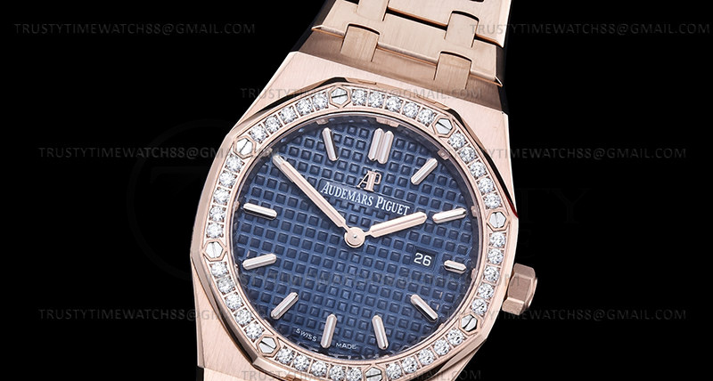 AP0858B – Royal Oak Ladies 67651OR Dia RG/RG Blue/Stk ZF Sw Qtz