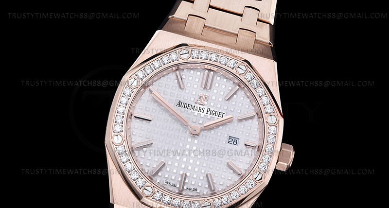 AP0858C – Royal Oak Ladies 67651OR Dia RG/RG Wht/Stk ZF Sw Qtz