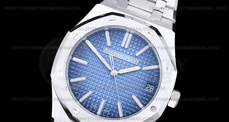 AP0952A – Royal Oak 41mm 15510 Wt SS/SS Smoked I.Blue DDF DD4302