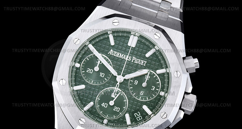 AP0957C – Royal Oak Chrono 26240 SS/SS Grn/Stk TOP DD4401